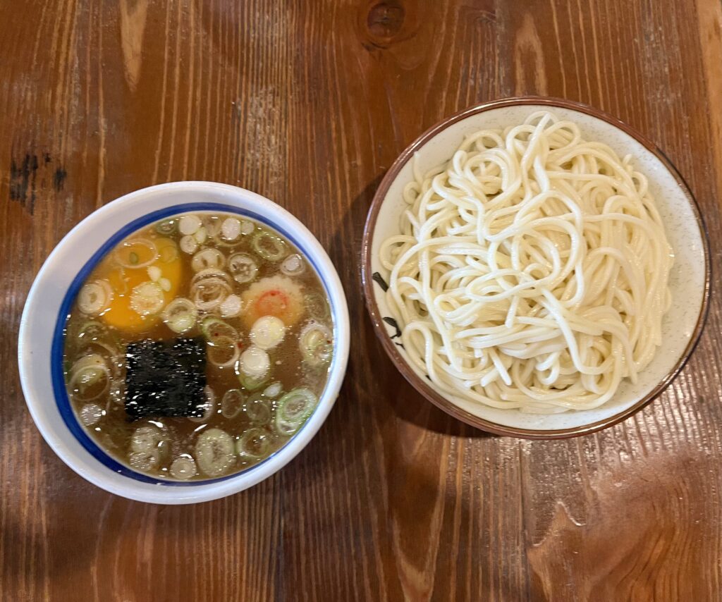 本日のお昼は大勝軒のつけ麺です