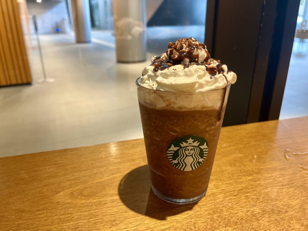 スターバックス　ダーク モカ チップ フラペチーノ